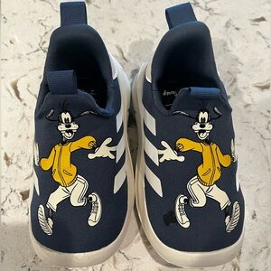 Toddler Adidas Monofit — Disney, goofy. C7.